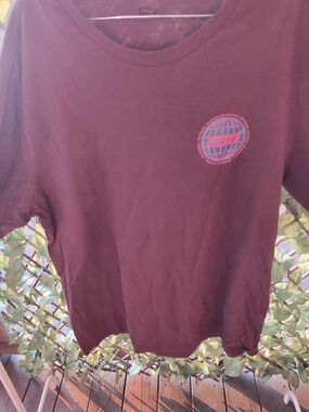 Levi's Burgundy Graphic Tee